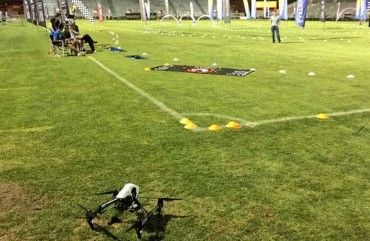 Piloto australiano rompe las barreras internacionales en las carreras de drones