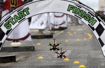 ¿Te gustan los drones de carreras? Mira la precisión del campeón de este torneo