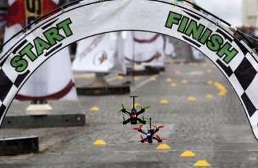 ¿Te gustan los drones de carreras? Mira la precisión del campeón de este torneo