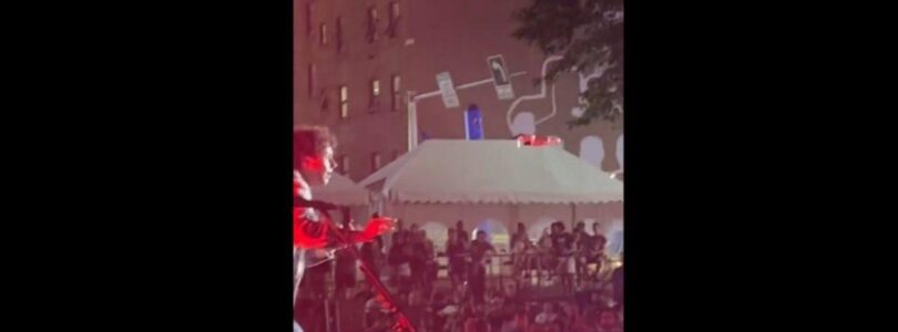 Una banda de rock canadiense busca hacerse con el vídeo capturado por un dron no autorizado durante su concierto.