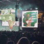 Green Day se vio obligado a interrumpir su espectáculo en pleno concierto debido a una alerta de seguridad relacionada con un dron.