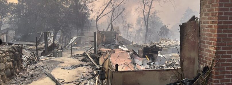 Arrestados dos operadores de drones en las cercanías del incendio de Eaton, según la Oficina del Sheriff